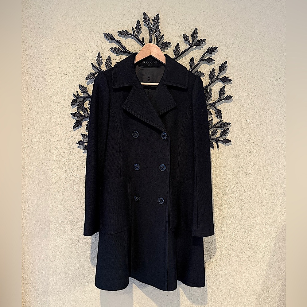 NWOT Theory tailored coat Black Size M New Pristine condition